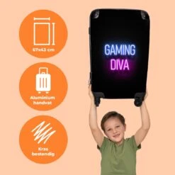 NoBoringSuitcases.com® Koffer Groot - Gaming - Quotes - Neon - Gaming Diva - Vrouwen - Trolley Koffer Met TSA-slot - Met Wielen - 90 Liter - Reiskoffer - 66 Cm -Bagageopslag 1200x1200 669