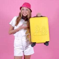 Biggdesign Cats Handbagage - Koffer - Reiskoffer - Geel - Klein -Bagageopslag 1200x1200 93