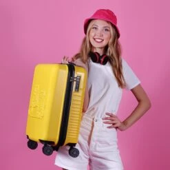 Biggdesign Cats Handbagage - Koffer - Reiskoffer - Geel - Klein -Bagageopslag 1200x1200 94