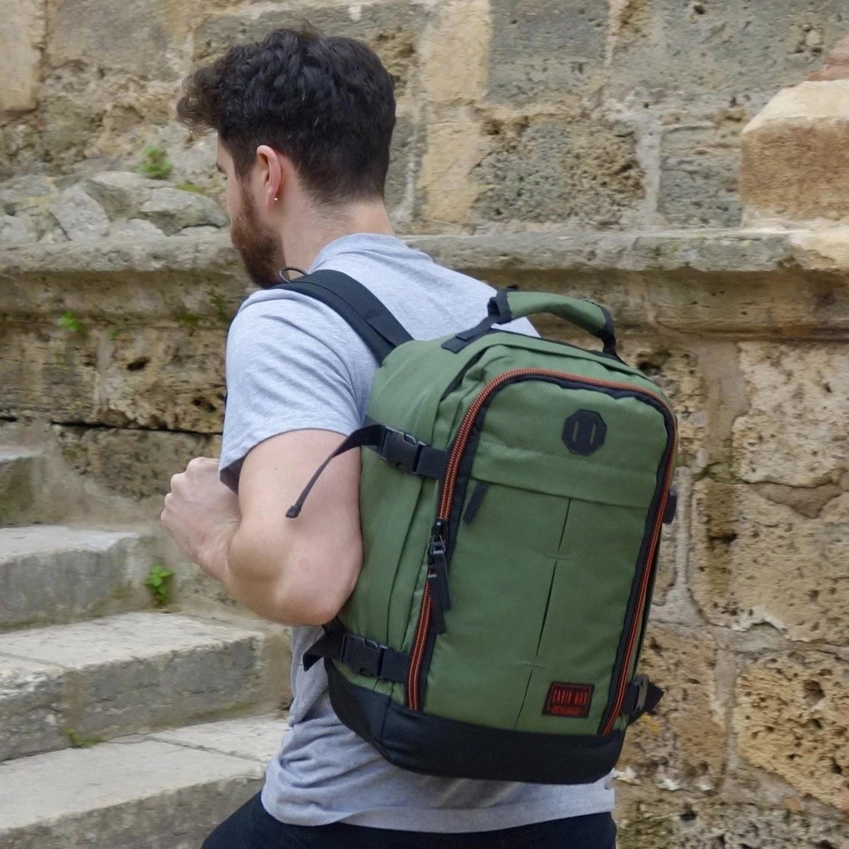 CabinMax Metz Reistas – Handbagage 20L – Rugzak – Schooltas - 40x25x20 Cm – Compact Backpack – Lichtgewicht – Oxide Rood 8 CabinMax Metz Reistas – Handbagage 20L – Rugzak – Schooltas - 40x25x20 Cm – Compact Backpack – Lichtgewicht – Oxide Rood - Afbeelding 8