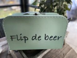 Merkloos Koffertje Karton Groen Maat L Met Eigen Opdruk - Met Naam -Bagageopslag 1200x899 2