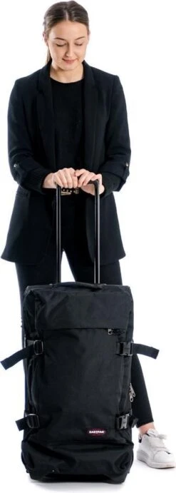 Eastpak TRANVERZ M Reiskoffer (67 X 35.5 X 30 Cm) - Black -Bagageopslag 429x1200 1