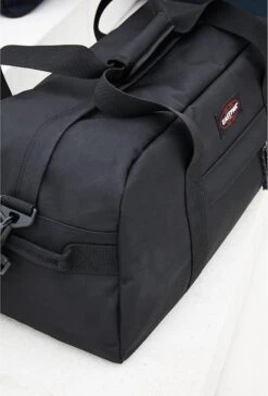 Eastpak STAND + Reistas, 34 Liter - Black -Bagageopslag 814x1200 2