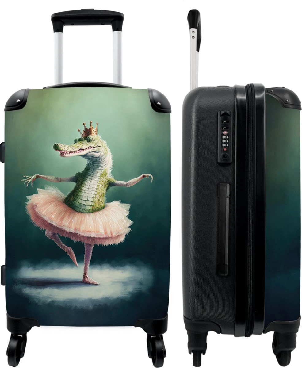 NoBoringSuitcases.com® Koffer Groot - Krokodil - Kroon - Goud - Ballet - Portret - Trolley Koffer Met TSA-slot - Met Wielen - 90 Liter - Reiskoffer - 66 Cm 1 NoBoringSuitcases.com® Koffer Groot - Krokodil - Kroon - Goud - Ballet - Portret - Trolley Koffer Met TSA-slot - Met Wielen - 90 Liter - Reiskoffer - 66 Cm